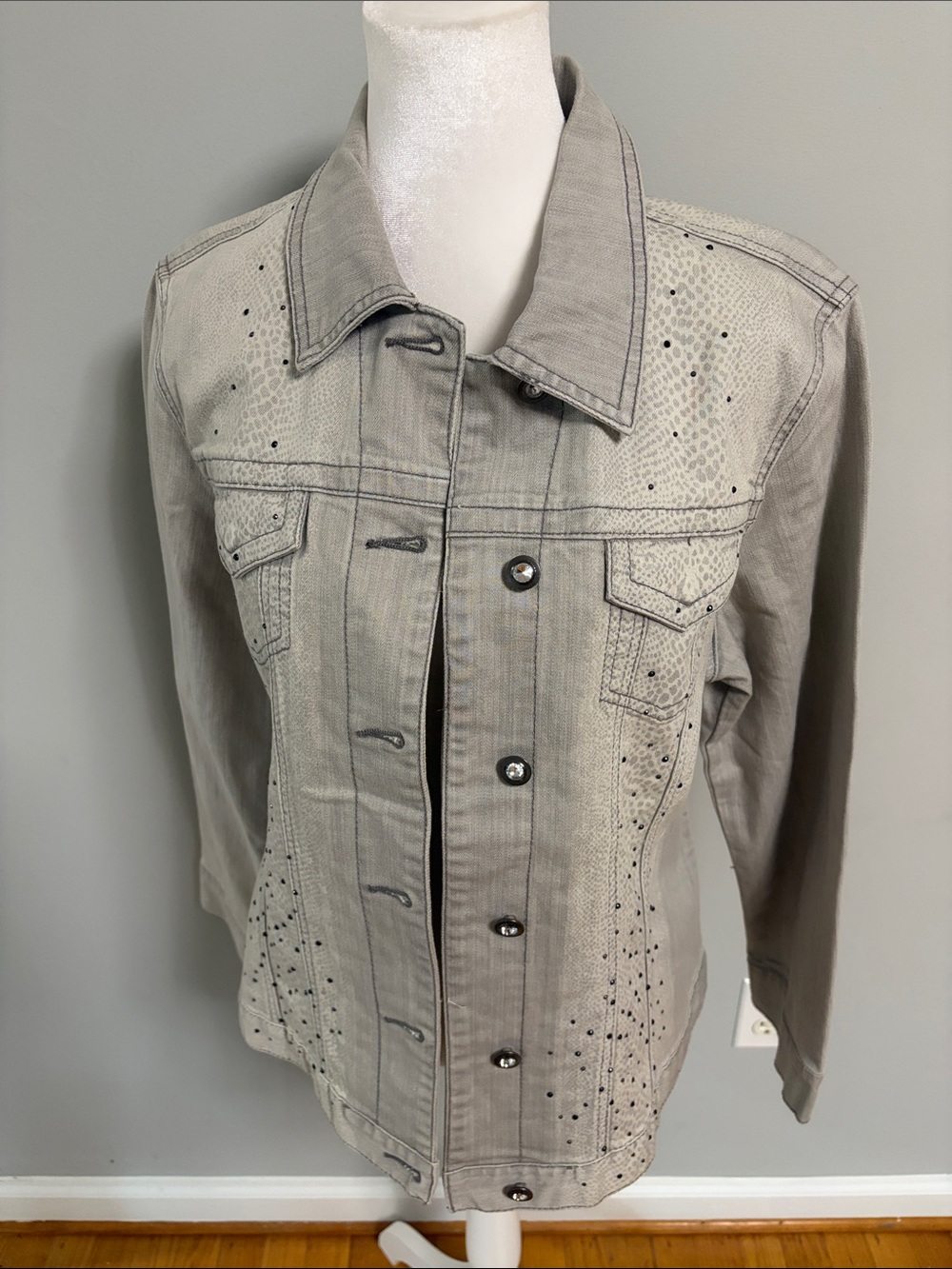 Chico's Platinum Gray Snakeskin Rhinestone Denim Jean Jacket Size 2 L